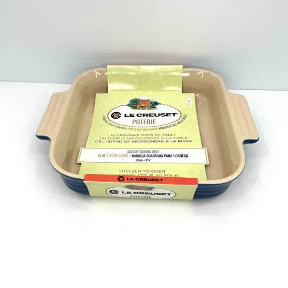 Le Creuset 9.25” square baking dish - Picture 2 of 5